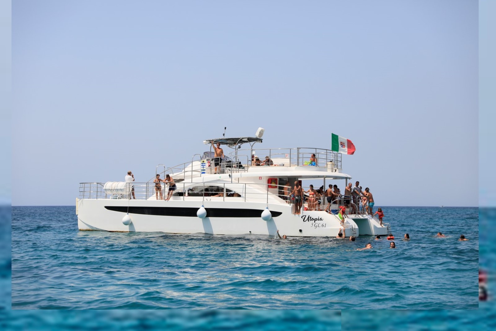 Escursione in catamarano con partenza da Torre vado